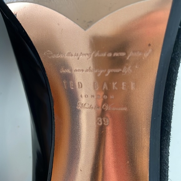 ⭐️HP⭐️ Ted Baker Black/Gold Suede and Patent Leather Heels - 39 (8.5) - Picture 8 of 12